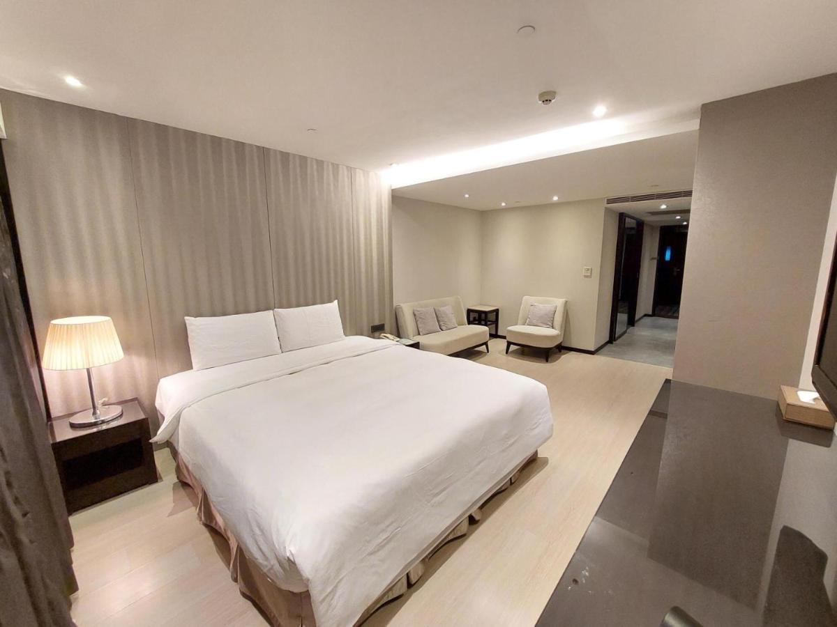 Talmud Hotel Kaohsiung Loveriver Екстер'єр фото