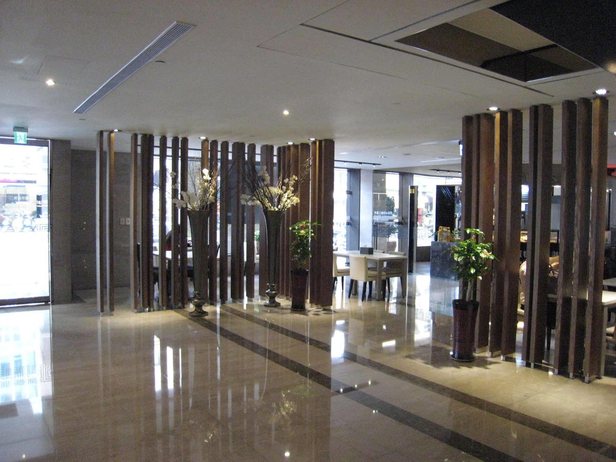 Talmud Hotel Kaohsiung Loveriver Екстер'єр фото